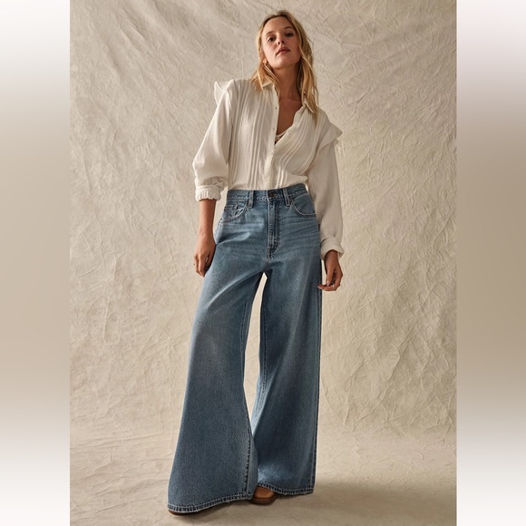 Levis Maree Haute xl Flood NWT 2022 Statment Jeans Size 29 - Picture 1 of 9